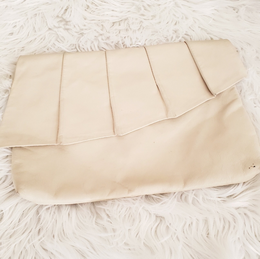 Vintage 80'sIvory Leather Clutch Asymmetrical Flap